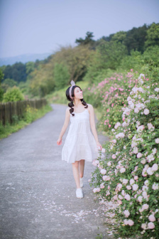 两个人一前一后进行攻击